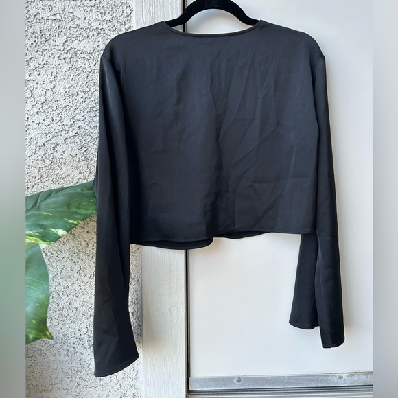 WAYF Black Long Sleeve Button Up Crop Top Blouse Flared Bell Sleeve XS NWTS - Picture 9 of 11